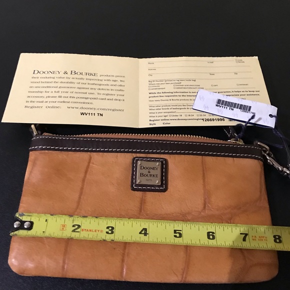 💕SOLD💕Dooney & Bourke Wristlet - Picture 6 of 8